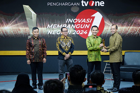 550 Jasa Raharja Menerima Penghargaan Jasa Raharja Smart Digital Society