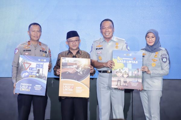 Mendikdasmen dan Direktur Utama Jasa Raharja 3