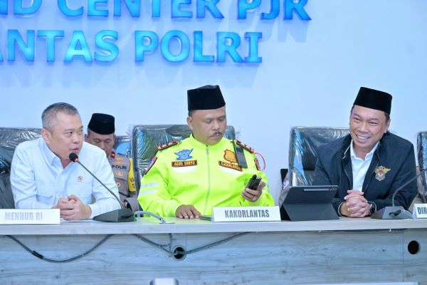 600 2 Direktur Utama PT Jasa Raharja Tinjau Command Center KM 29