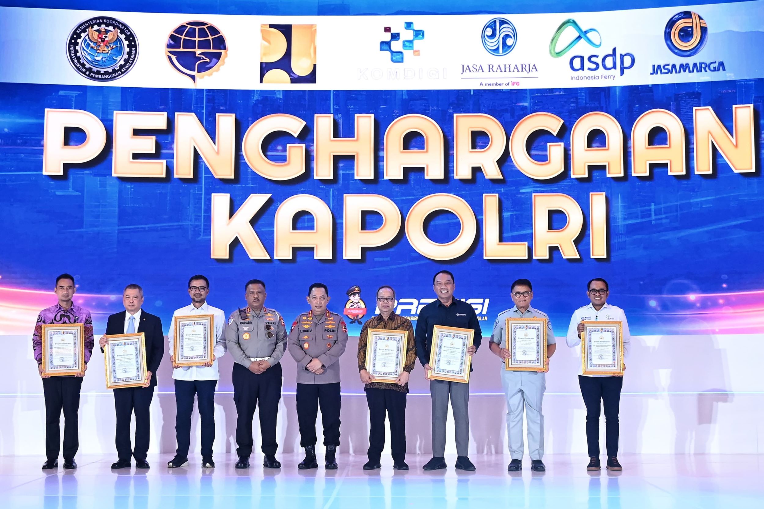 penghargaan Kapolri kepada Jasa Raharja2500