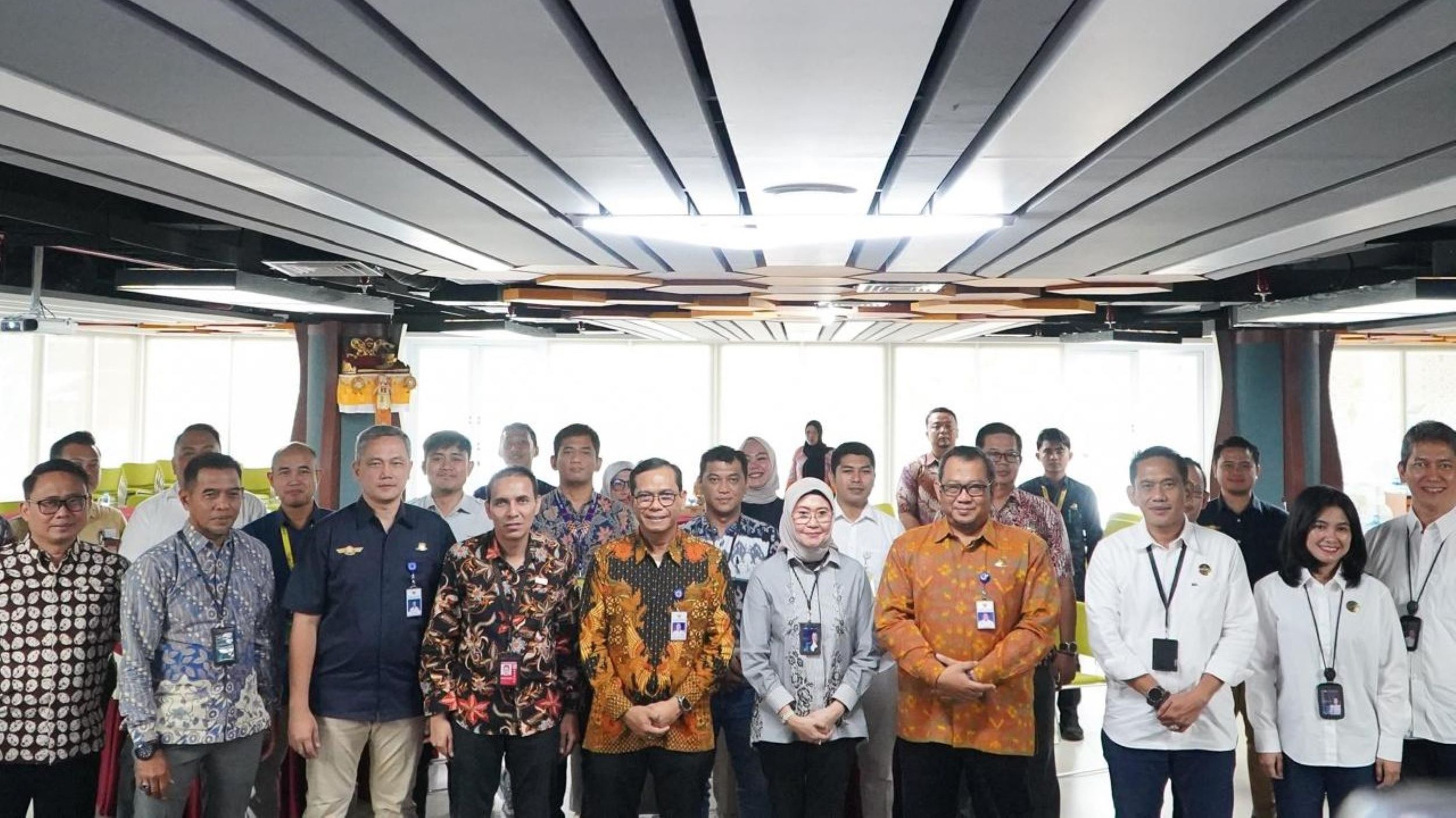 Monev Data Penumpang Pesawat Udara 3 2500