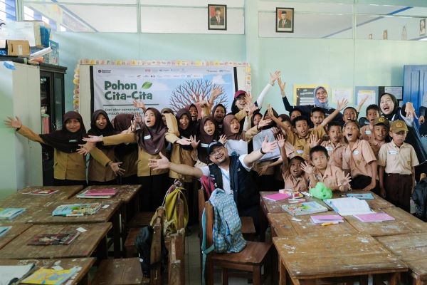 Plt. Direktur Utama Jasa Raharja Dewi Aryani Suzana 600 2