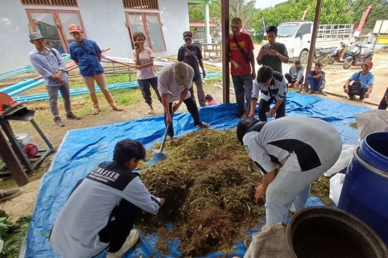 2 550 Pelaksanaan PKM di Balai Pertemuan Kampung Jambuk Makmur