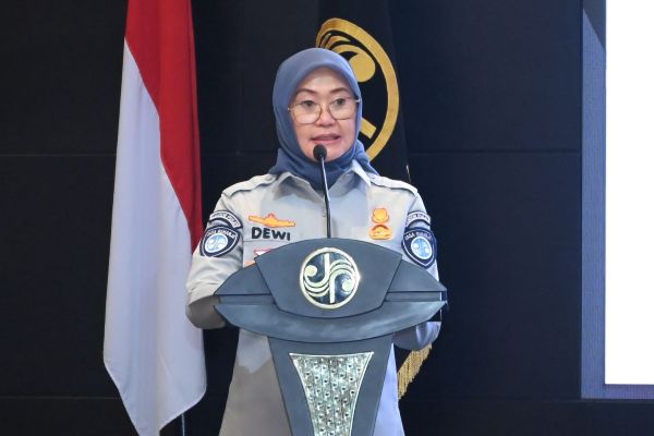 Plt. Direktur Utama Jasa Raharja Dewi Aryani Suzana 600