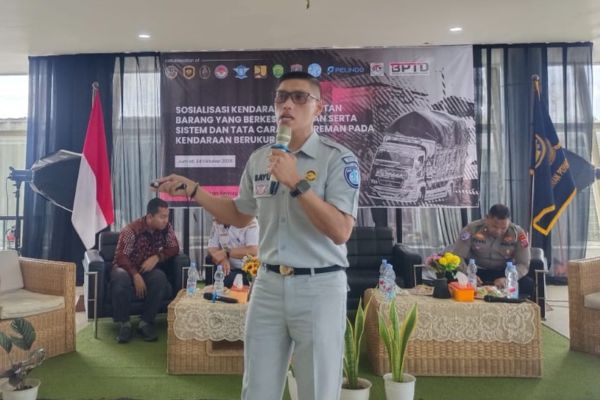 Wujud Nyata Sinergi Keselamatan: Sosialisasi dan Ramp Check Kendaraan Angkutan Barang di Pelabuhan Semayang Balikpapan