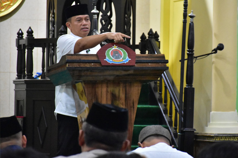 Dendi Suryadi Ketika memberikan sambutan dan membuka acara Musabaqah Fahmil Quran tingkat SLTP se Kota Samarinda