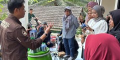 Kolaborasi Kampus-Desa: Pengelolaan Lingkungan Politani Samarinda Berdayakan Masyarakat Suko Mulyo sebagai Desa Penyangga IKN melalui Pembuatan POC